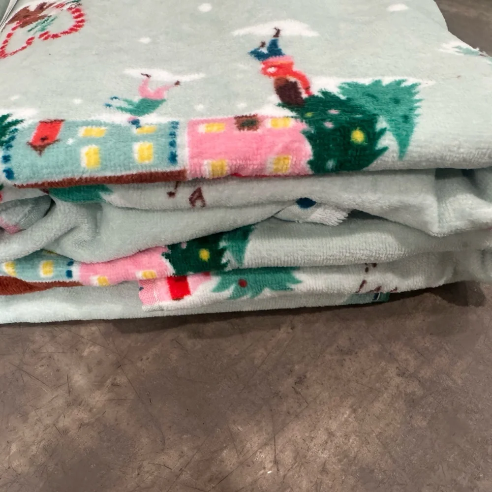 Cath Kidston set of 2 bath towels!”Snow Day” in duck egg…super soft cute&comfy